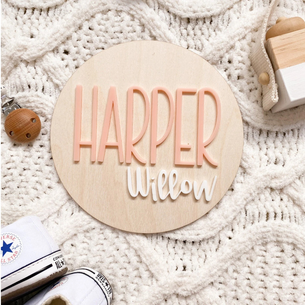 パーソナライズされた誕生発表プラーク - 木製とアクリルの赤 - Baby Products Decoration のレビューと価格