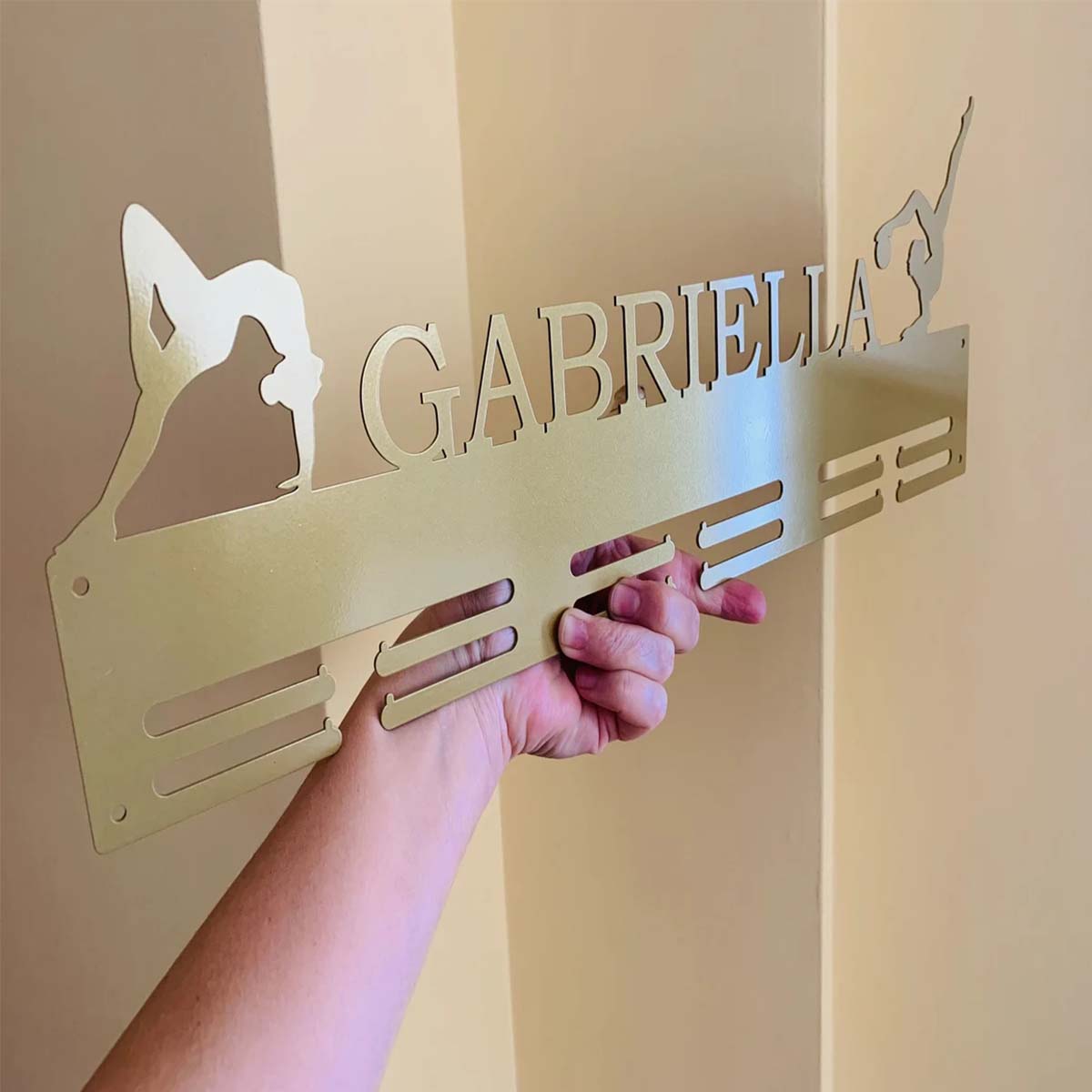 カスタムマラソンスポーツメタルメダルディスプレイラック、バレ - Baby Products Decoration のレビューと価格
